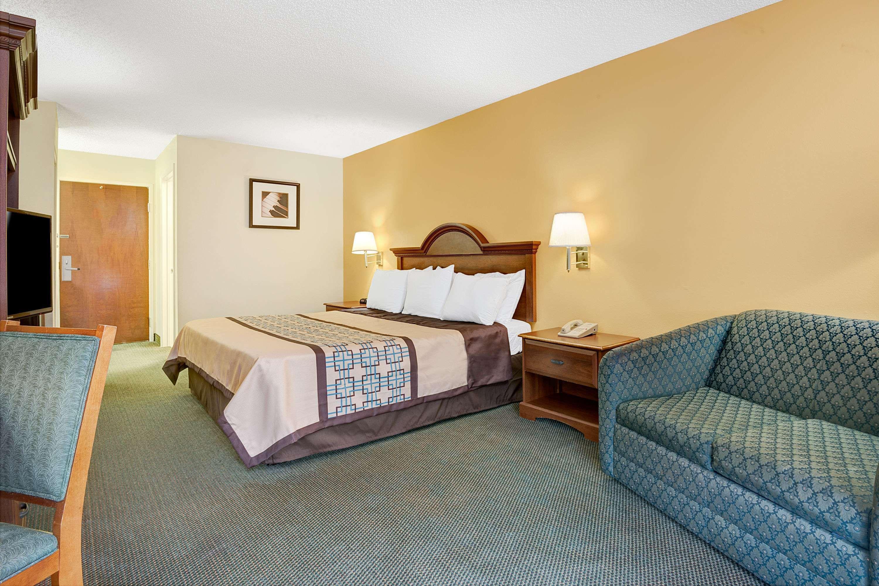Days Inn By Wyndham Burlington East Haw River Экстерьер фото