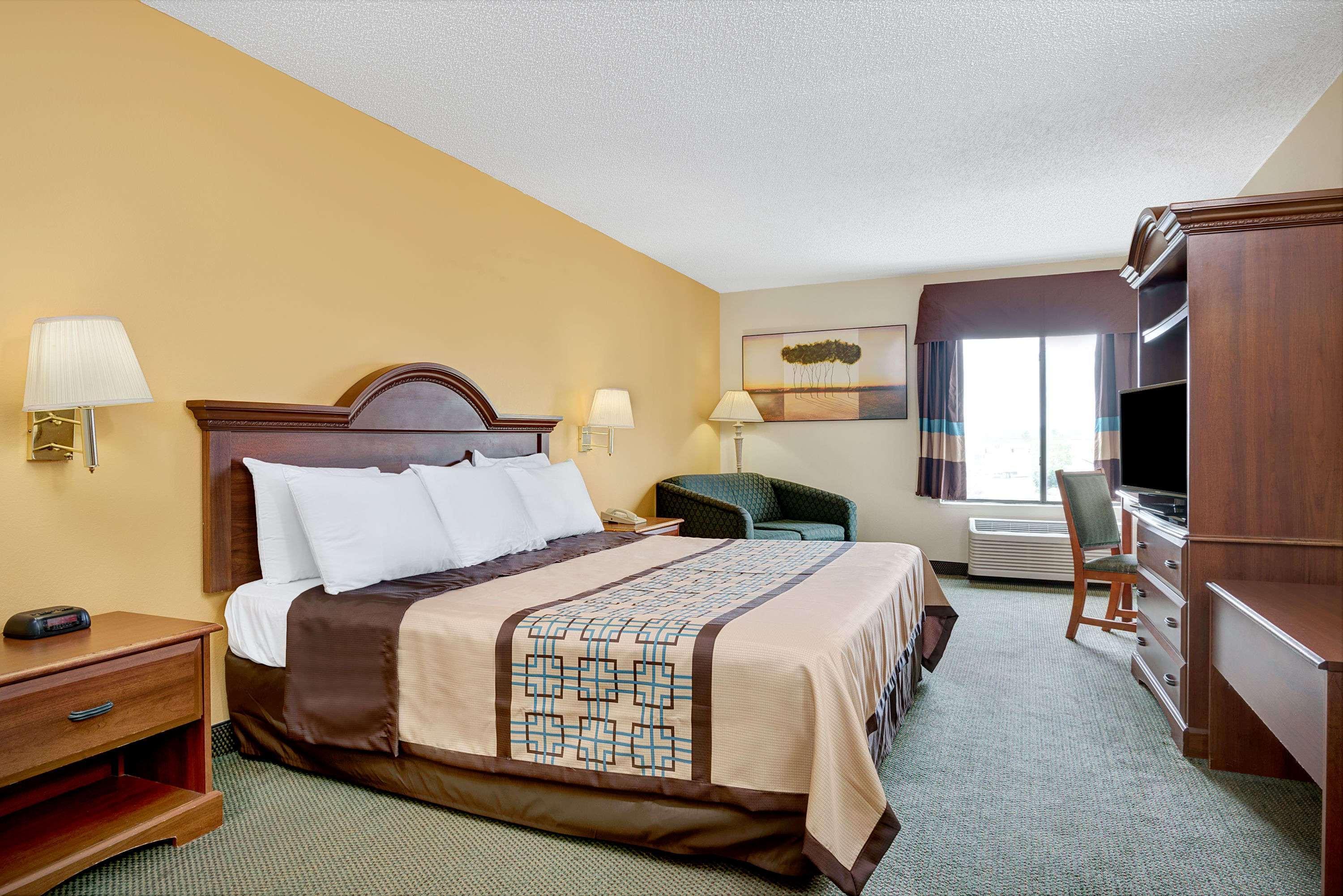 Days Inn By Wyndham Burlington East Haw River Экстерьер фото