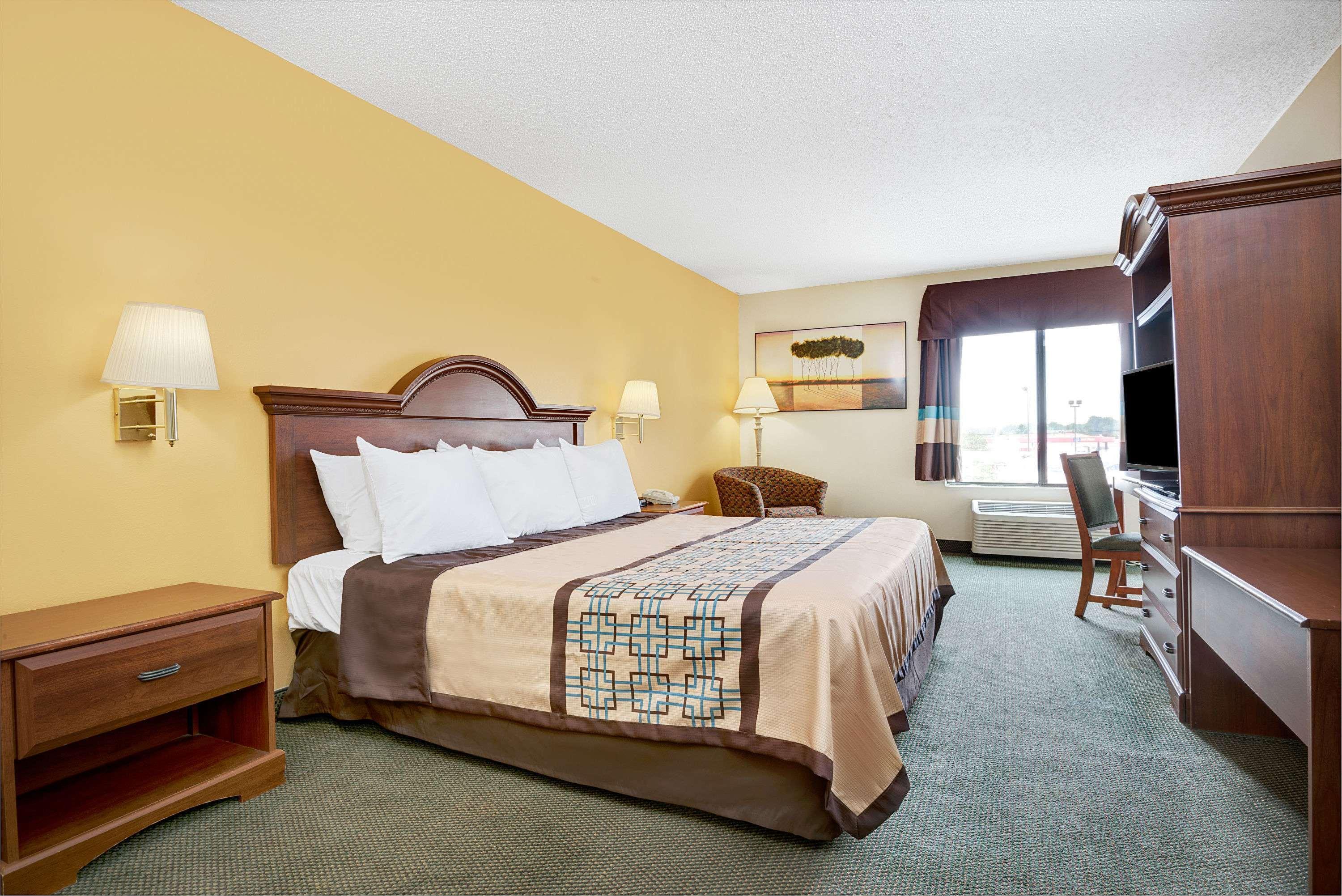 Days Inn By Wyndham Burlington East Haw River Экстерьер фото