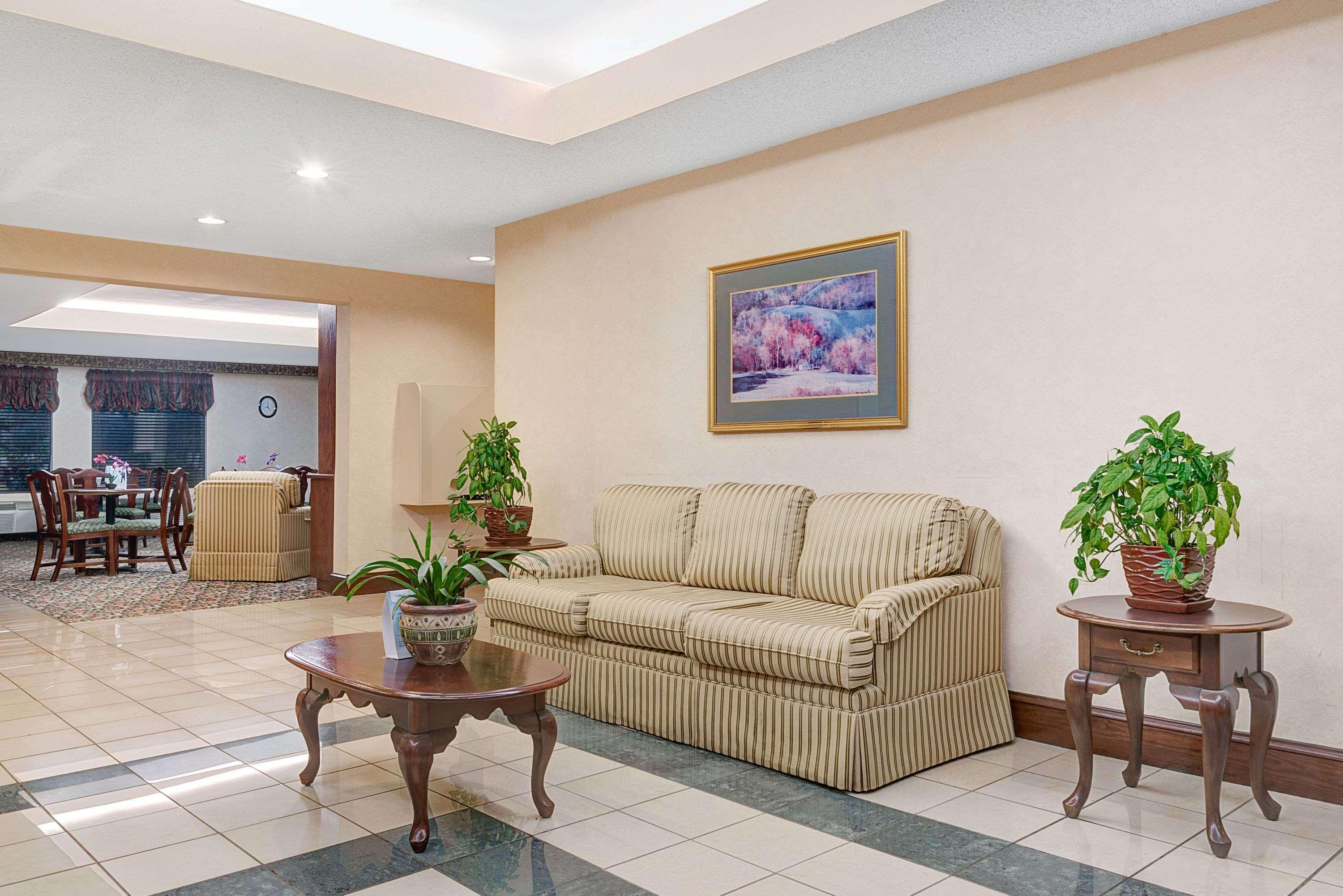 Days Inn By Wyndham Burlington East Haw River Экстерьер фото