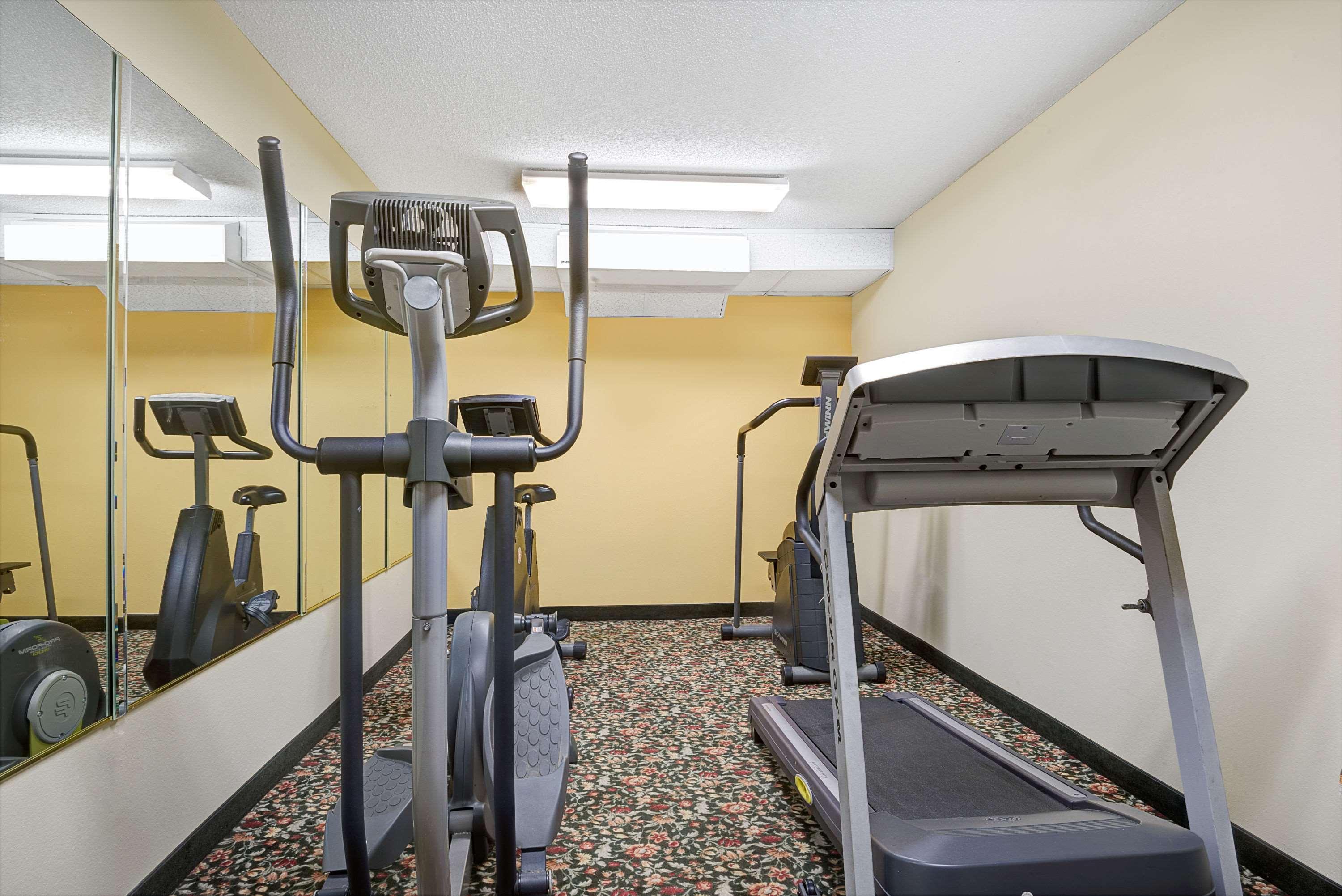 Days Inn By Wyndham Burlington East Haw River Экстерьер фото